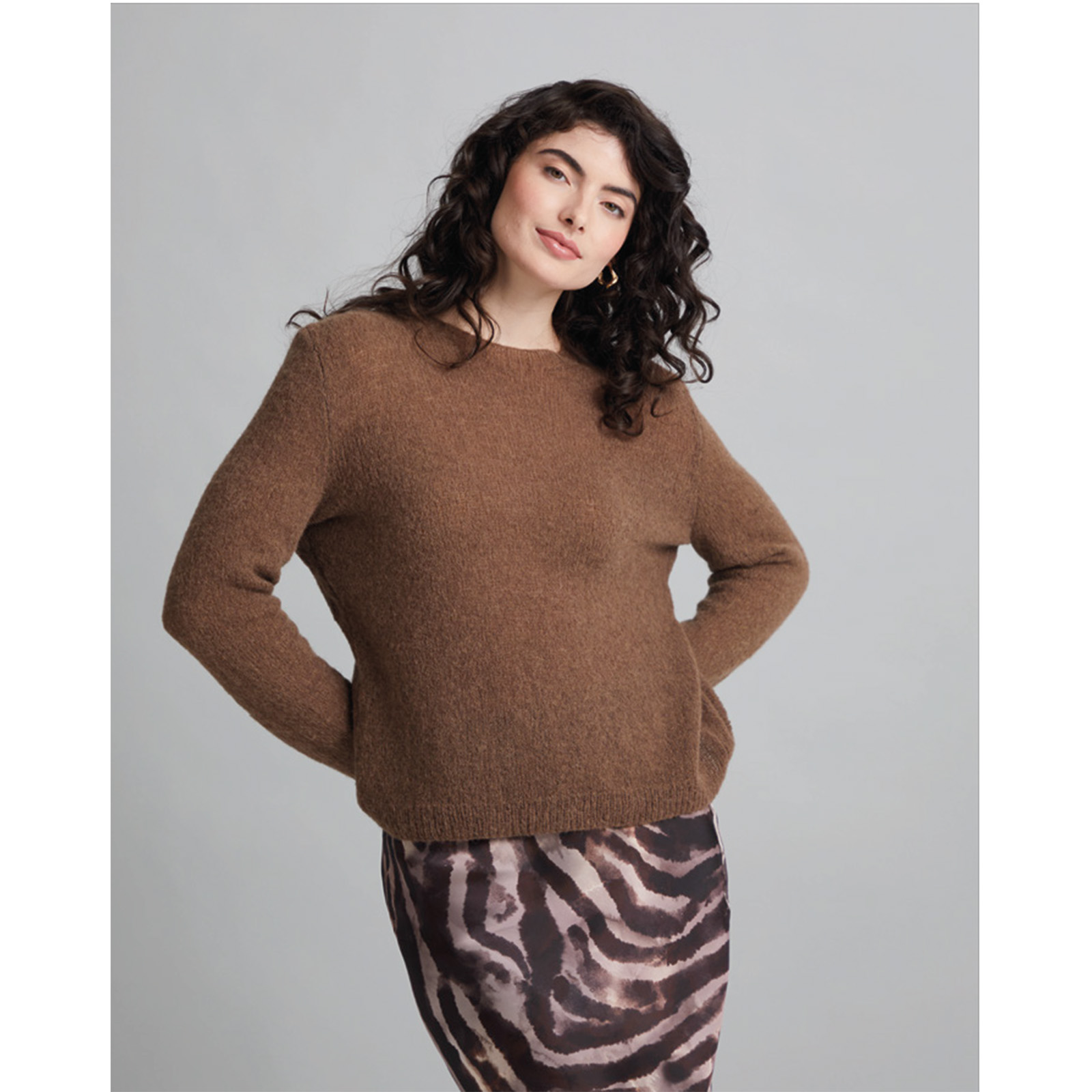 Mode at Rowan MIP71 patroon Ayla V, High, Crew Neck by Quail Studio - Engelse versie - STUK