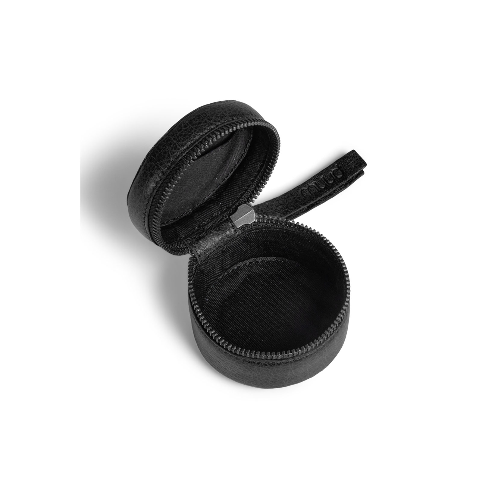 MUUD Helsinki. Handgemaakt leren ronde kubus voor handwerk accessoires 5.5x7.5cm - kleur Black