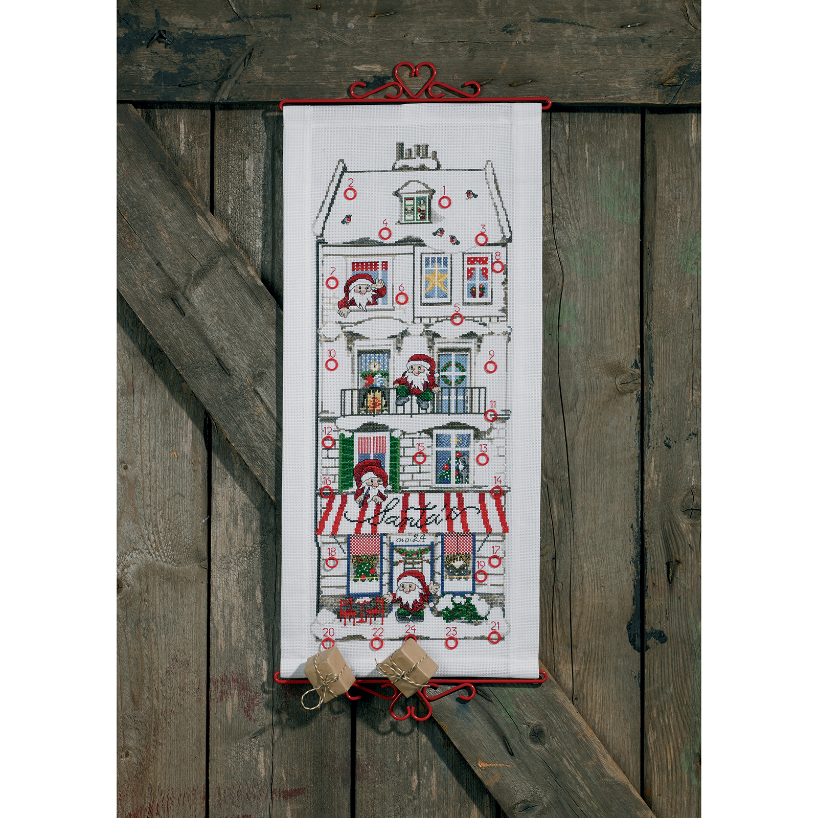 Permin 34-0618 Borduurpakket adventskalender Kerstman's huis 32x70 cm - STUK