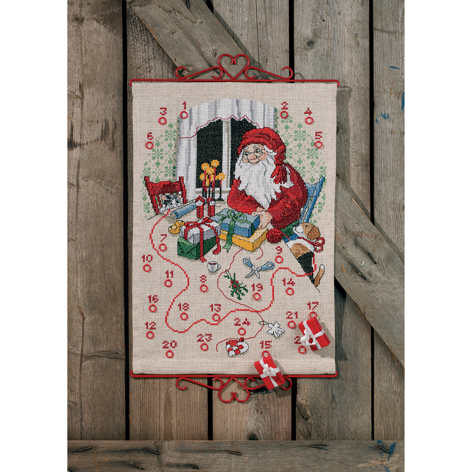 Permin 34-0623 Borduurpakket adventskalender Kat van de kerstman & hond 40x59 cm - STUK