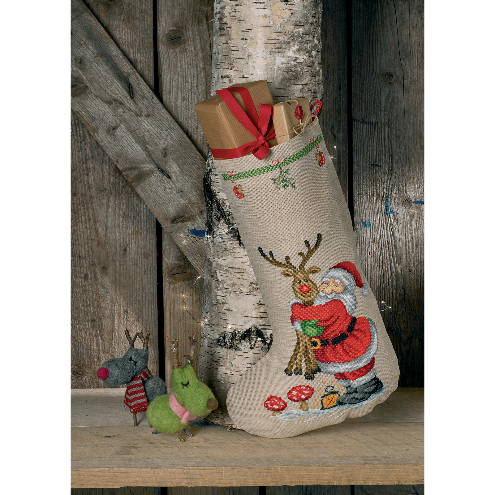 Permin 41-0231 Borduurpakket Kerstman & Rudolf 29x44 cm - STUK