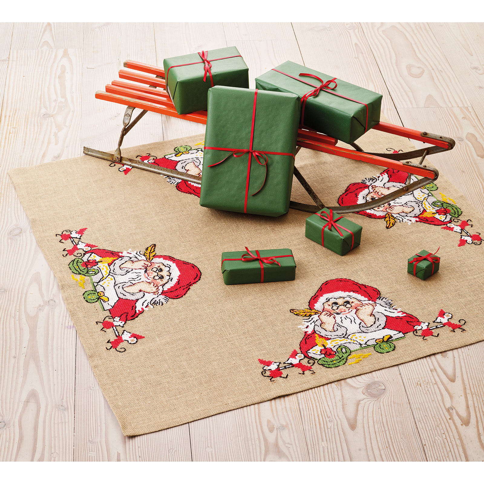 Permin 45-4231 Kerstman & muizen 118x118cm - STUK