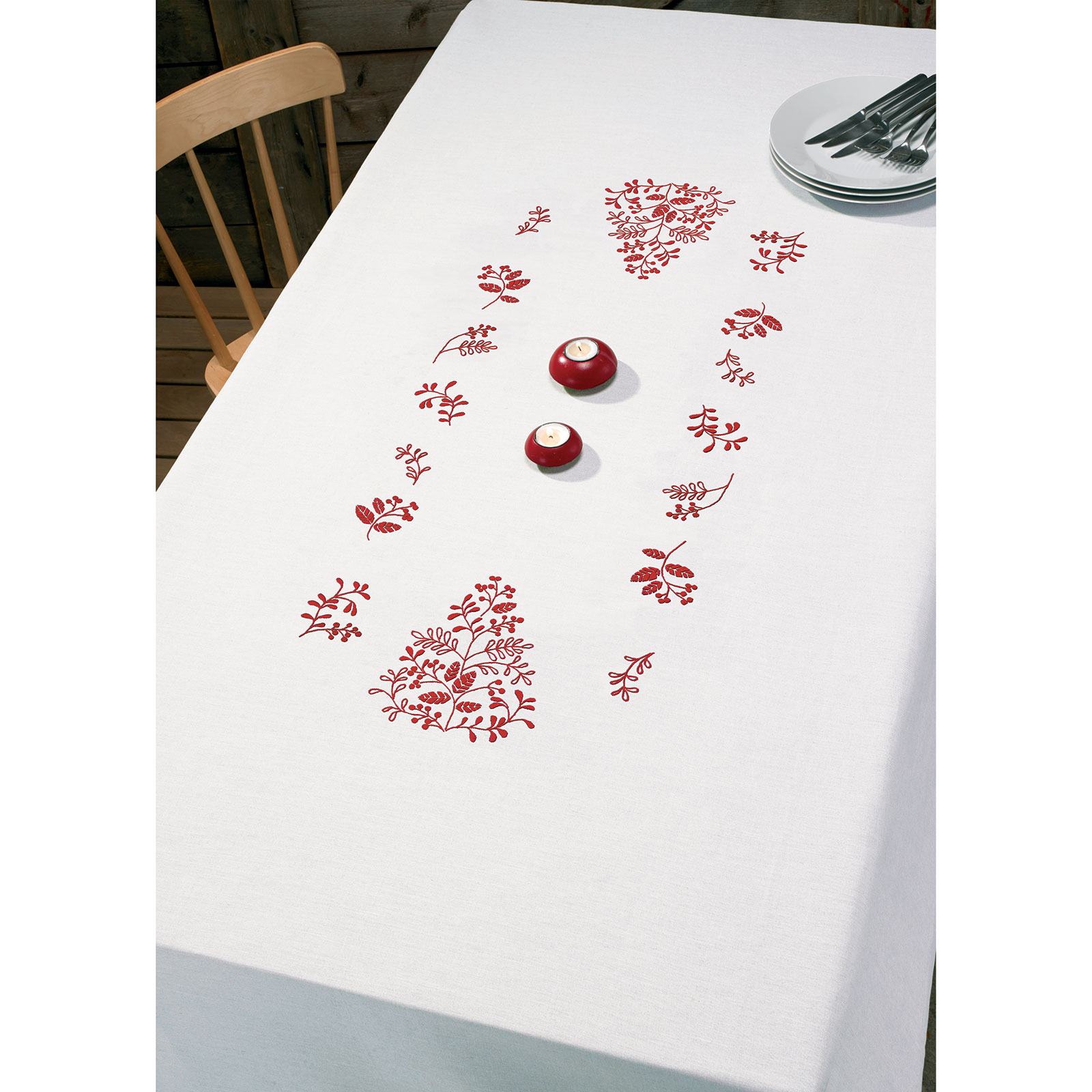 Permin 58-1600 Borduurpakket voorbedrukt Røde grene 140x250 cm - STUK