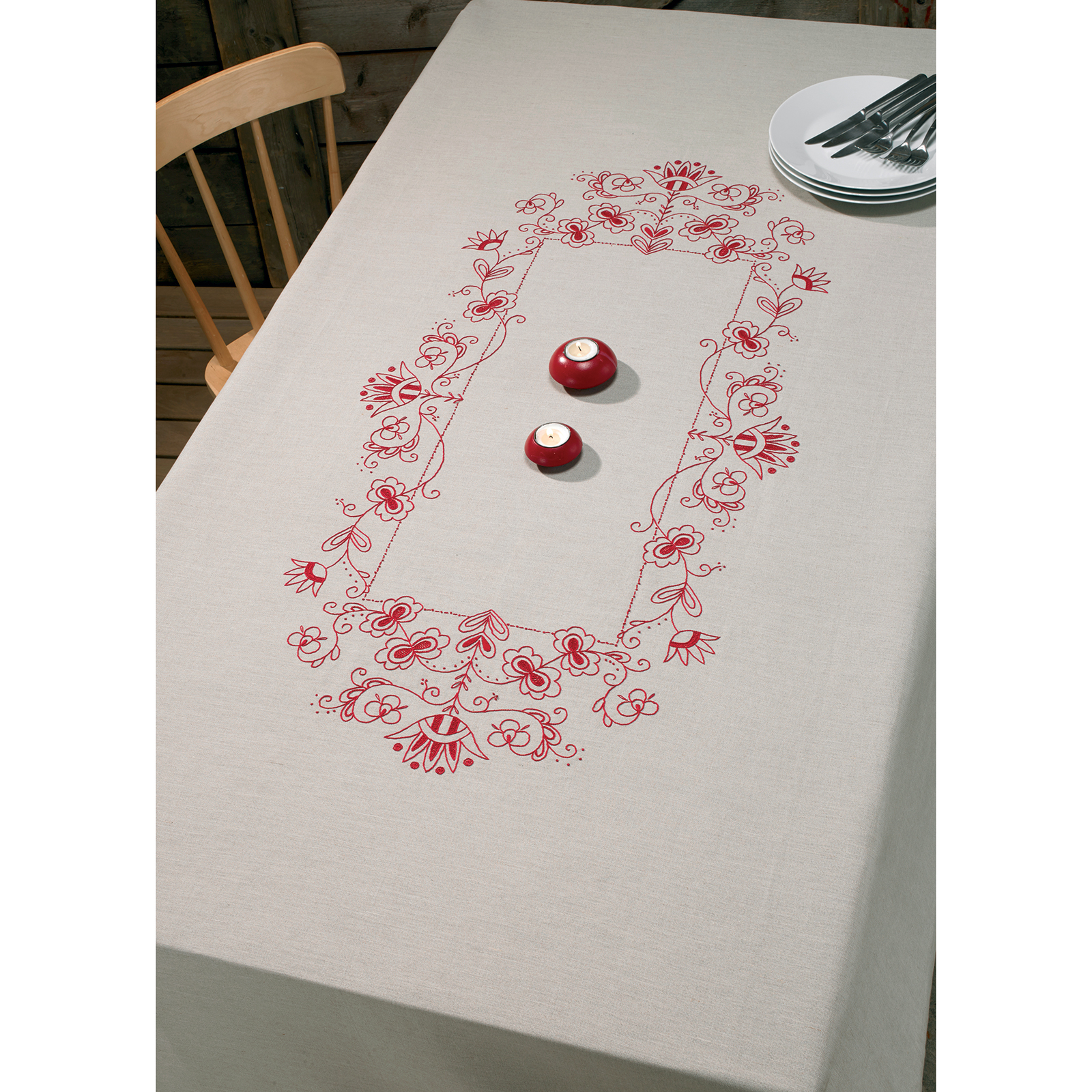 Permin 58-8636 Borduurpakket voorbedrukt klassiek rood 140x230 cm - STUK