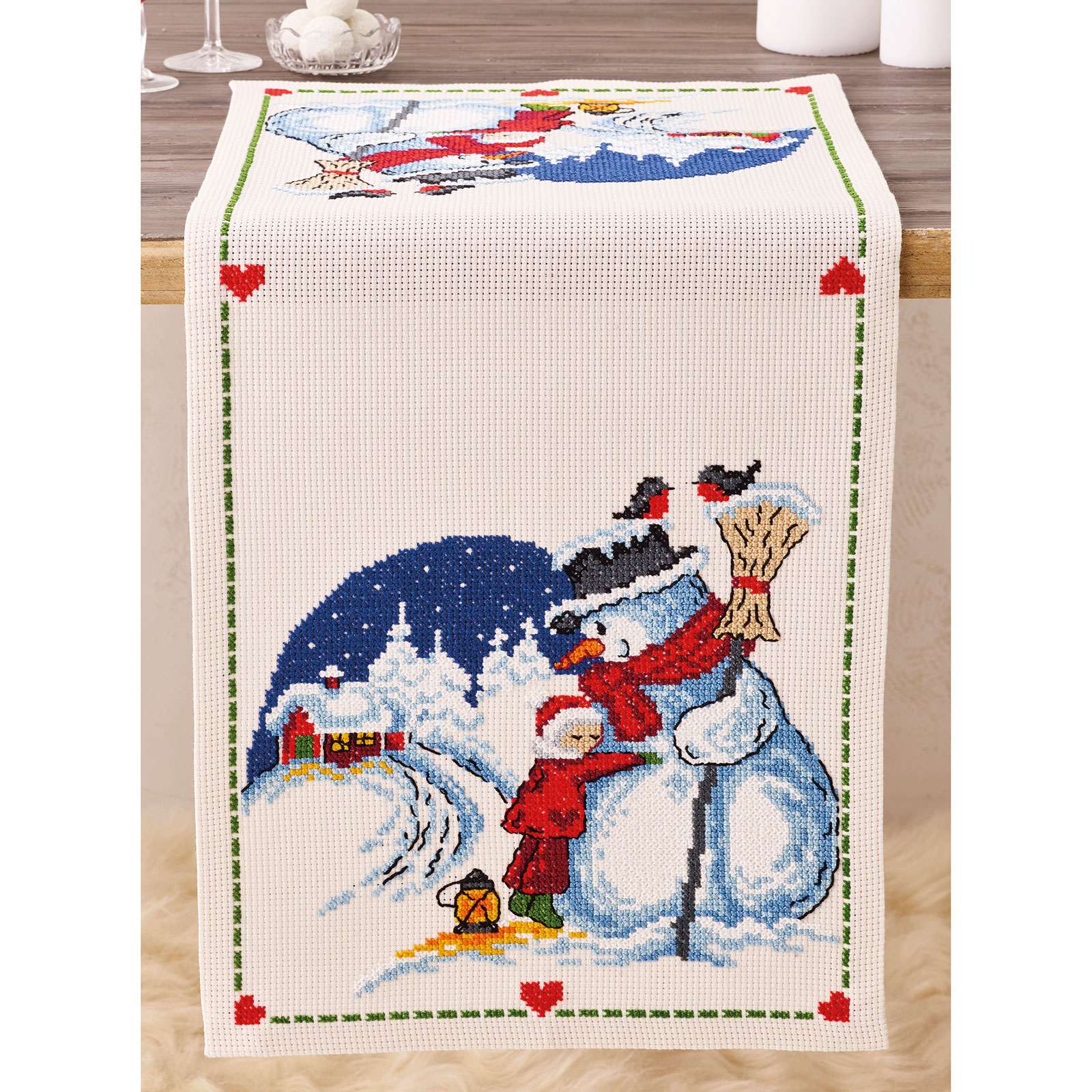 Permin 68-4207 Sneeuwpop krijgt een knuffel 36x83cm - STUK