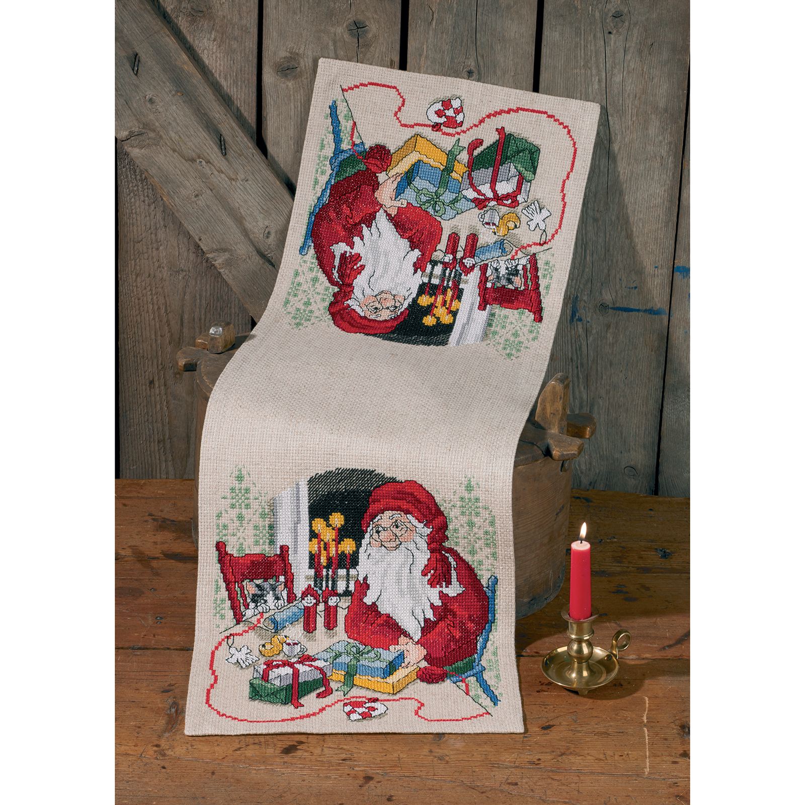 Permin 75-0622 Borduurpakket tafelloper Kerstman & Kat 33x98 cm - STUK